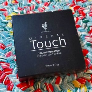 Younique Mineral Touch Cream Foundation VELOUR